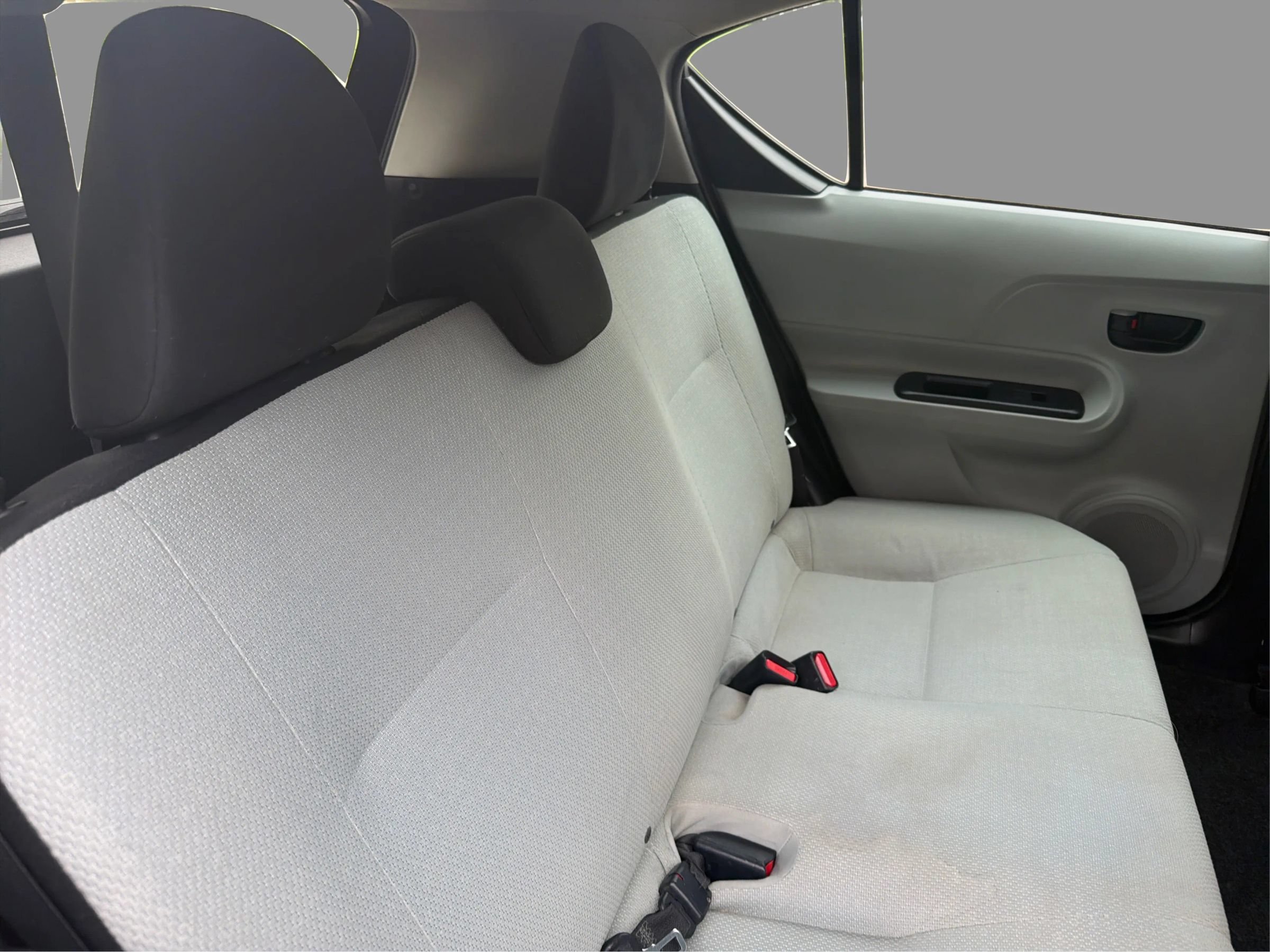 Used 2014 Toyota Prius C One FWD image 27