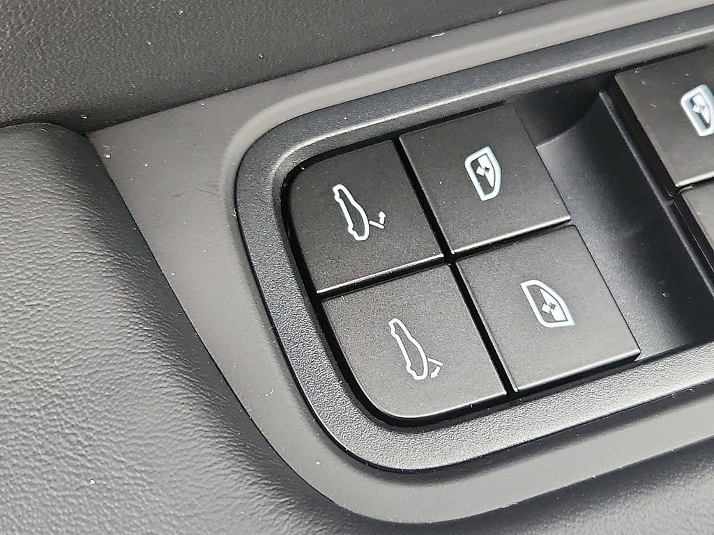 New 2026 Porsche Cayenne Coupe image 21