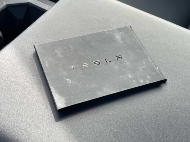 Used 2024 Tesla Cybertruck AWD Crew Cab image 36