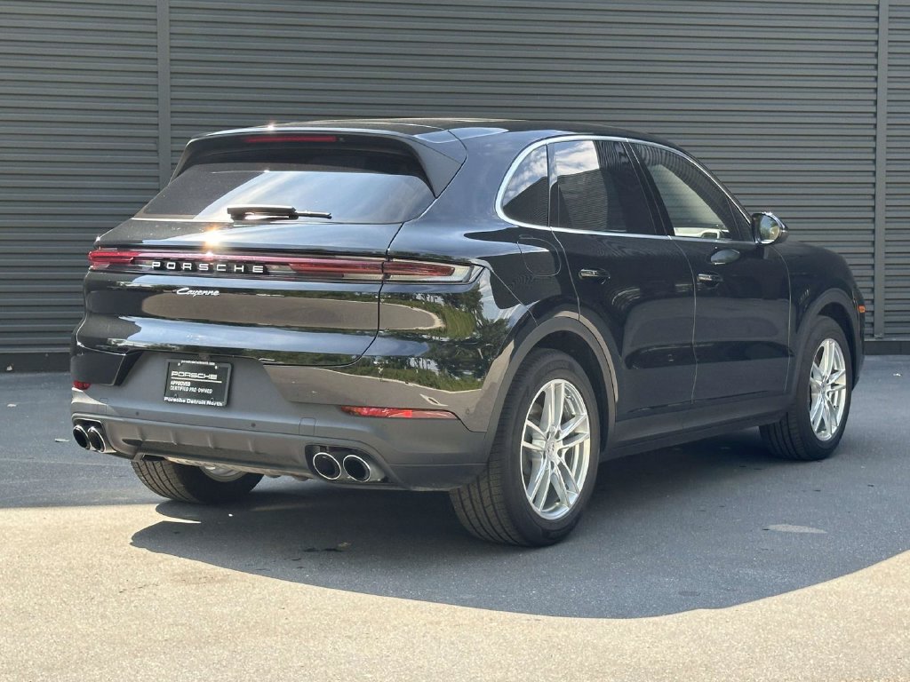 Certified 2026 Porsche Cayenne AWD/4WD image 5