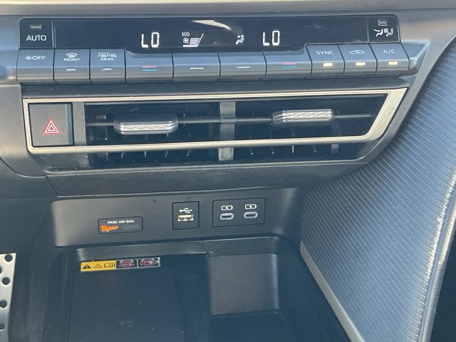 Used 2025 Toyota Camry SE FWD image 26