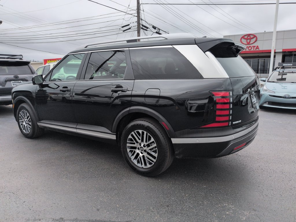 Used 2026 Hyundai Palisade SEL FWD image 3