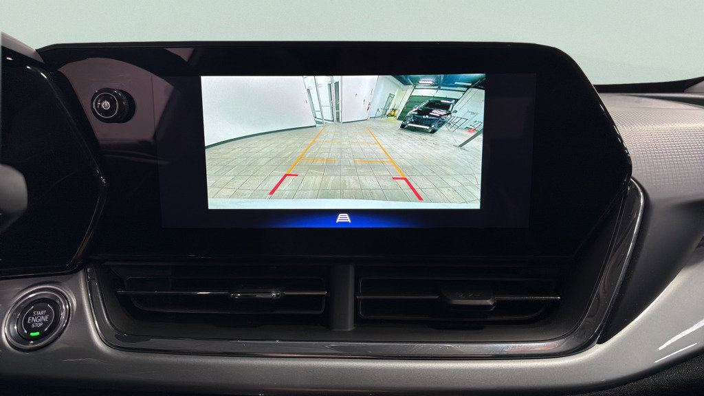 Used 2025 Chevrolet Trax LT w/ LT Convenience Package image 22