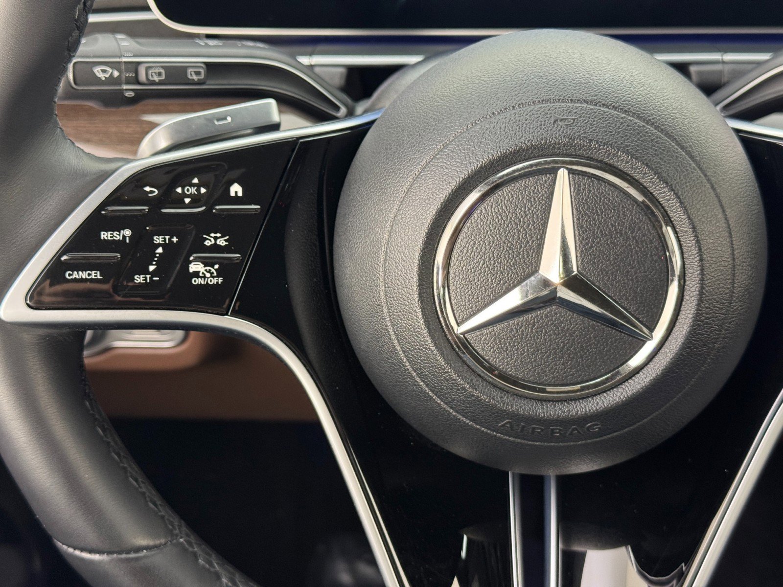 Used 2024 Mercedes-Benz GLS 450 4MATIC image 23