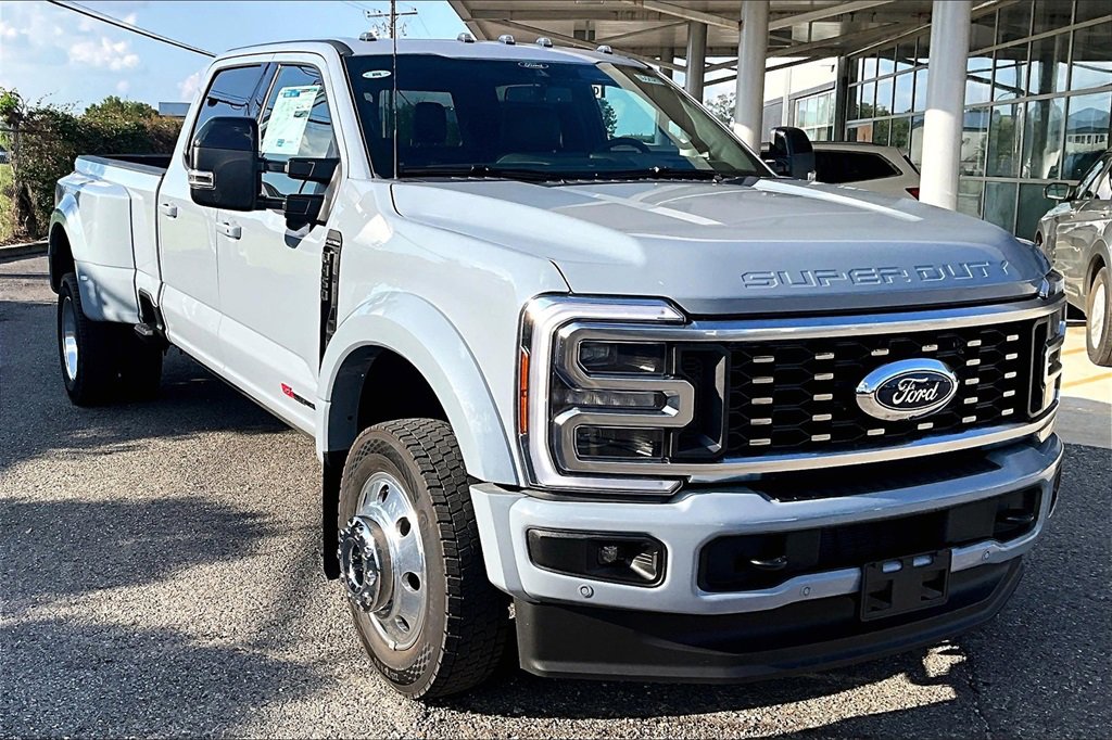 New 2026 Ford F450 Platinum image 2