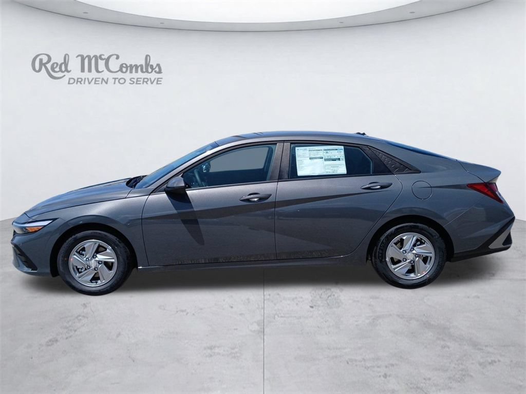 New 2026 Hyundai Elantra SE FWD image 2