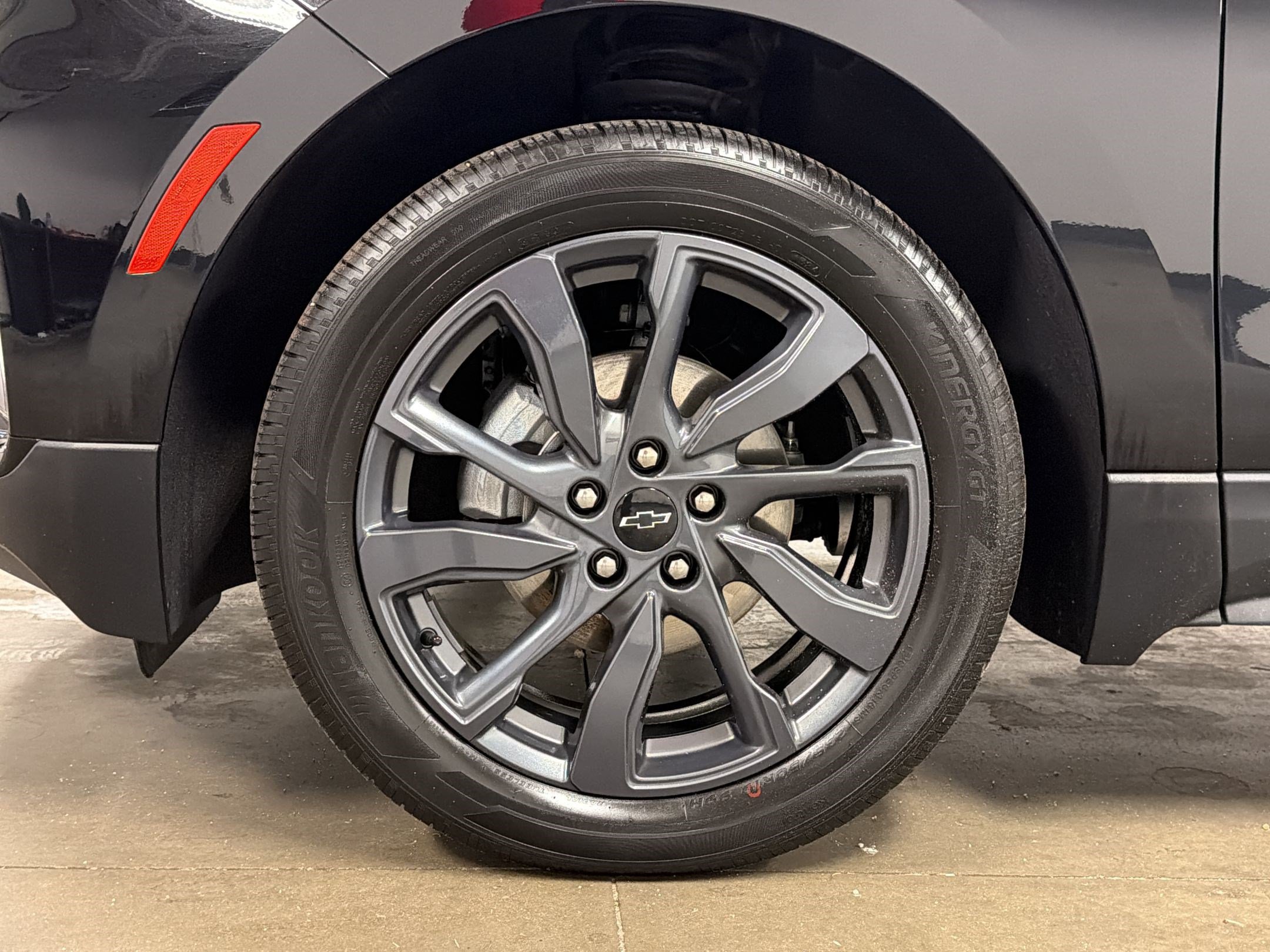 Used 2024 Chevrolet Equinox RS FWD image 13