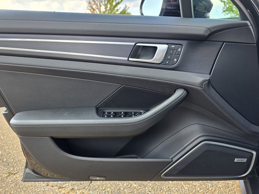 Used 2022 Porsche Panamera 4 Platinum Edition image 29