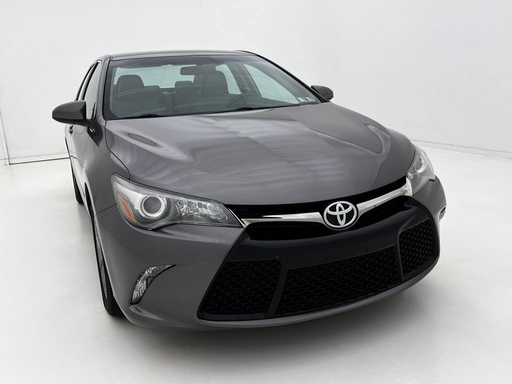 Used 2016 Toyota Camry SE FWD image 3