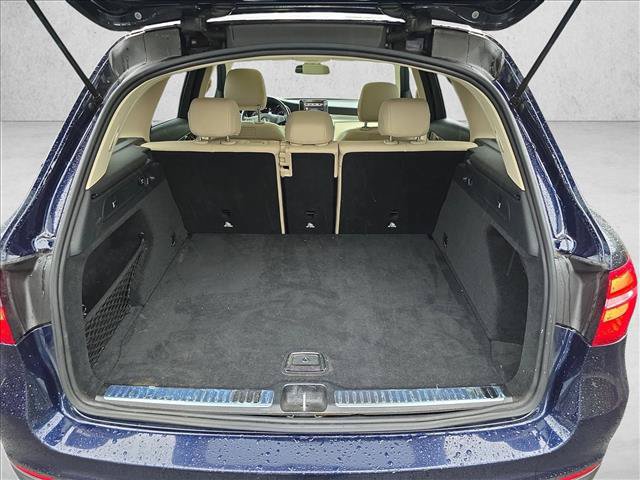 Used 2019 Mercedes-Benz GLC 300 4MATIC image 12