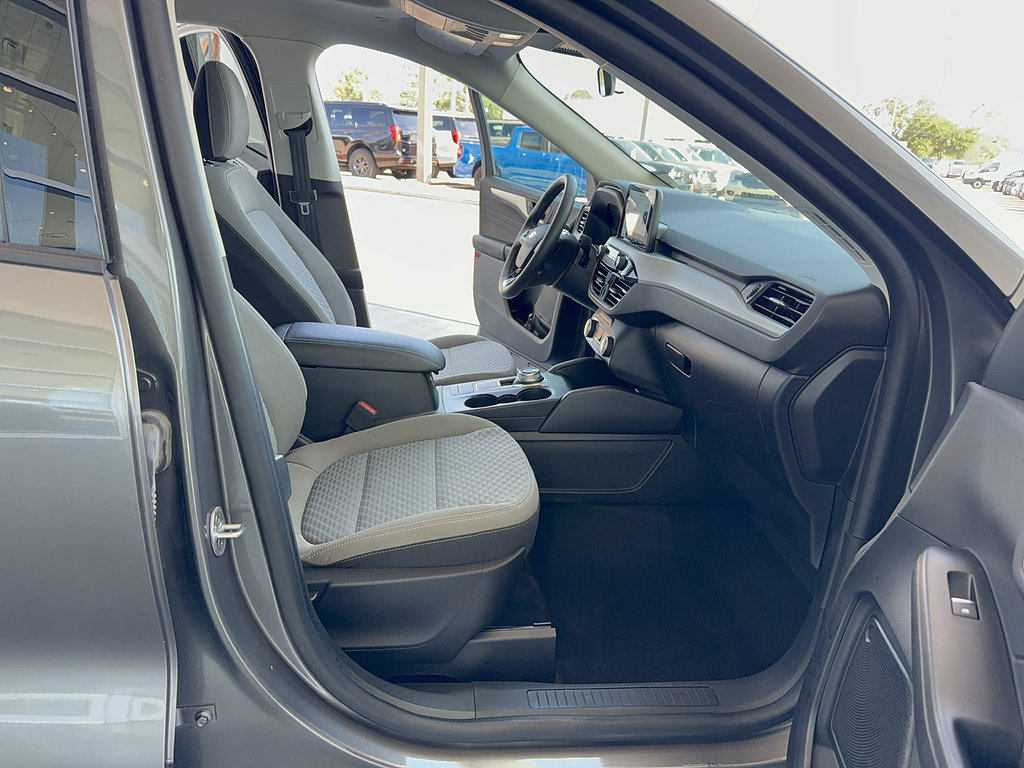 Certified 2022 Ford Escape SE w/ SE Sport Appearance Package AWD/4WD image 14