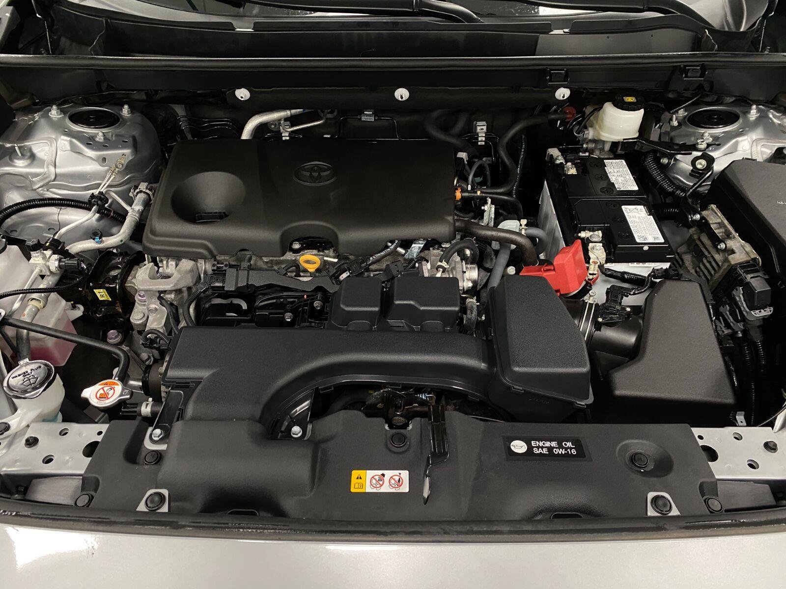 Used 2025 Toyota RAV4 XLE AWD/4WD image 11