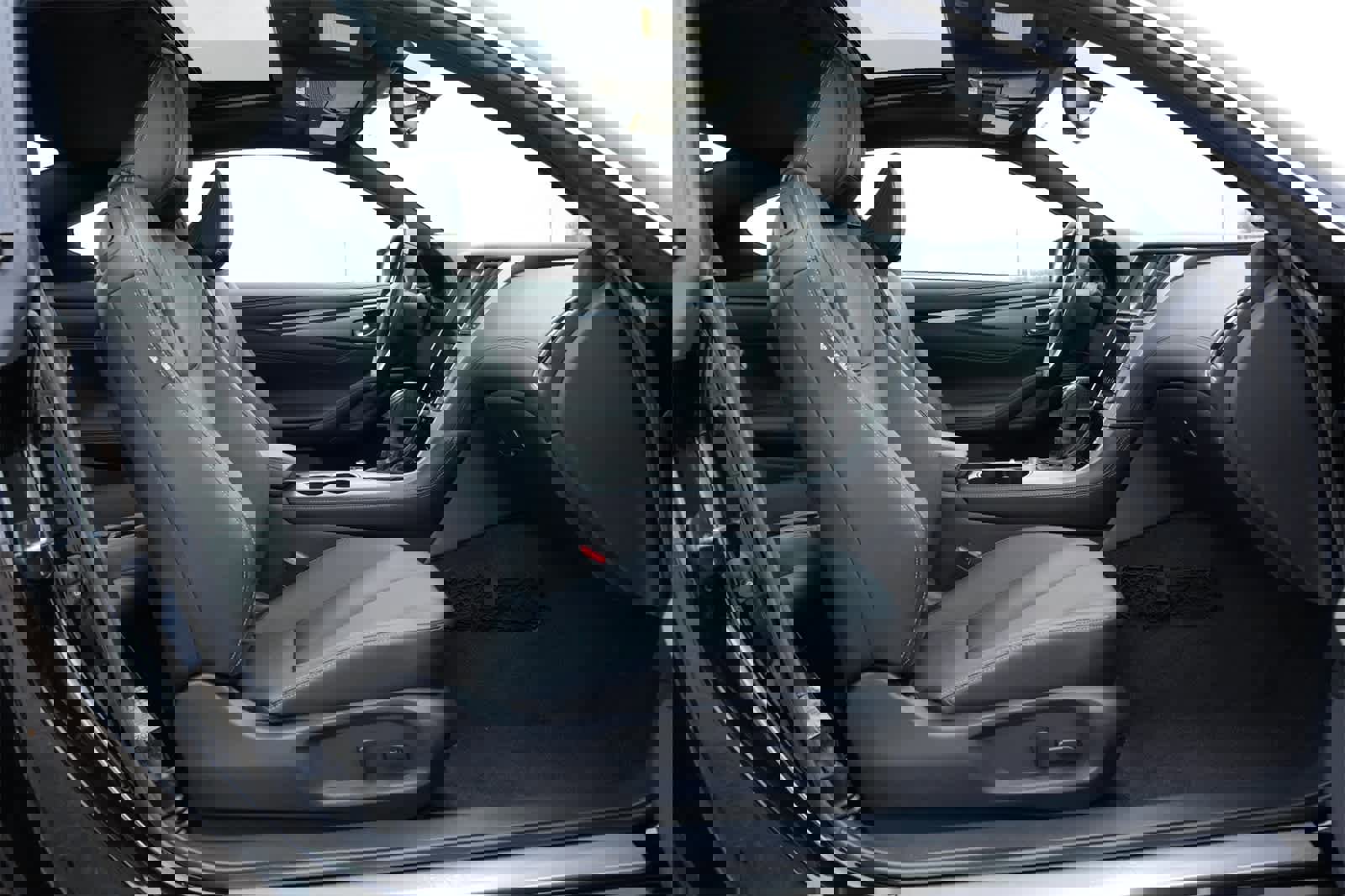 Used 2018 INFINITI Q60 3.0t Luxe w/ Cargo Package image 23