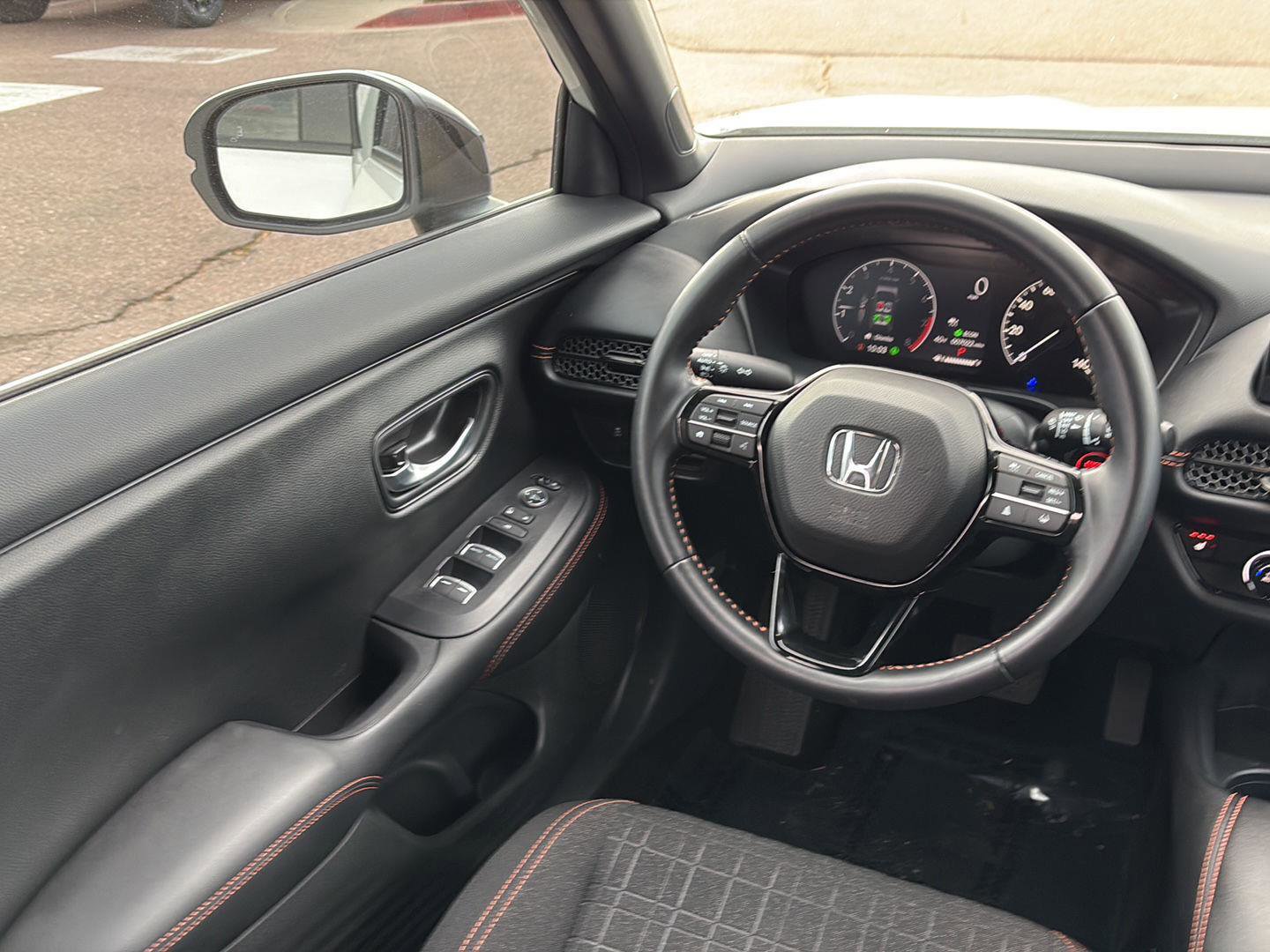 Certified 2025 Honda HR-V Sport image 15