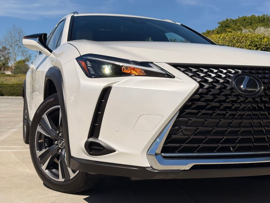 Certified 2024 Lexus UX 250h FWD image 7