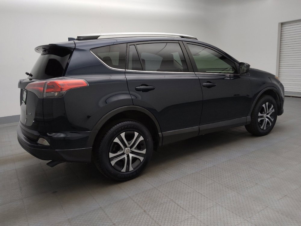 Used 2018 Toyota RAV4 LE FWD image 10