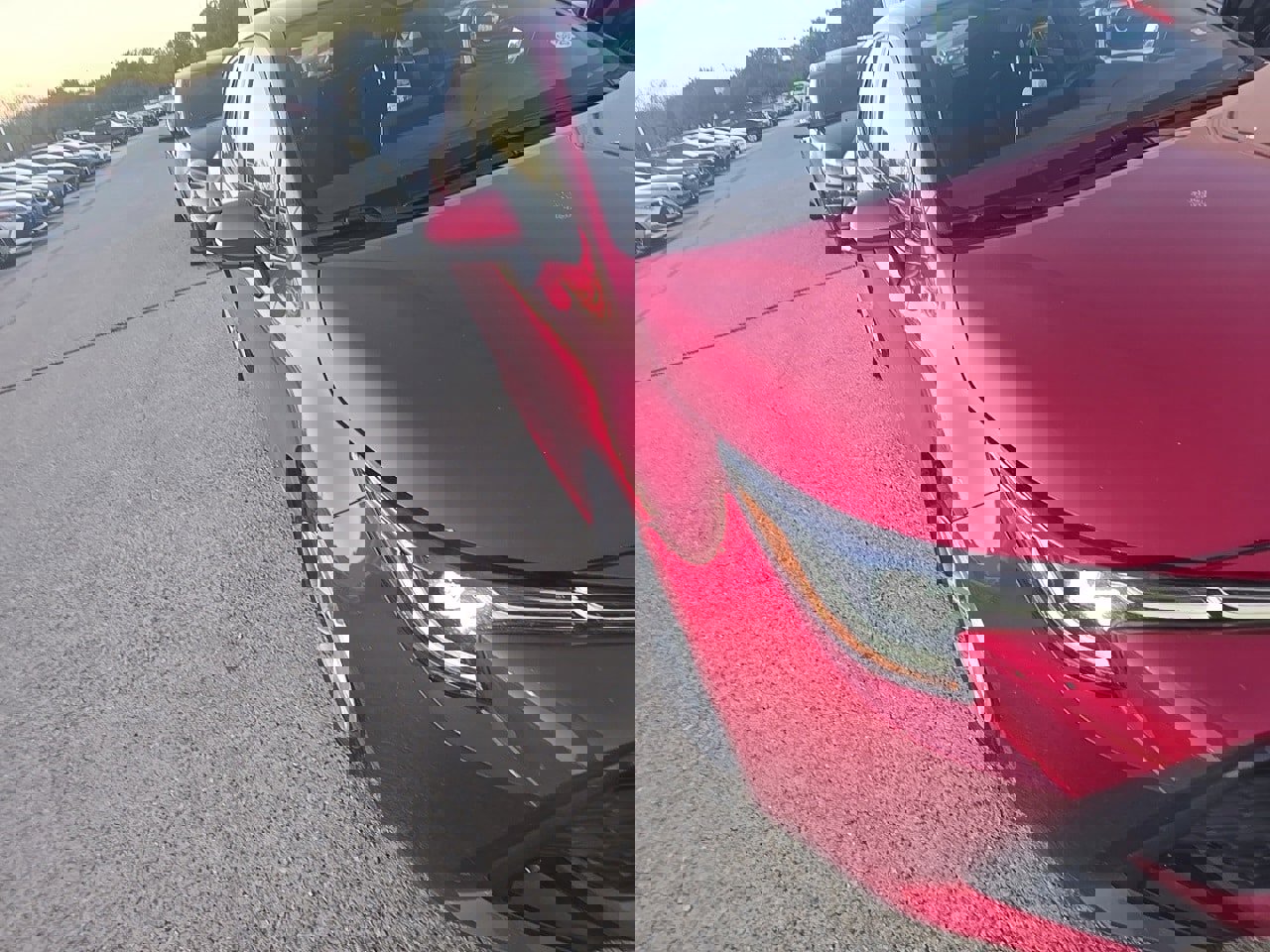 Used 2022 Toyota Corolla Hatchback image 2