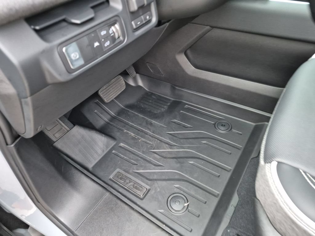 New 2026 GMC Sierra EV Elevation w/ Premium Package AWD/4WD image 18
