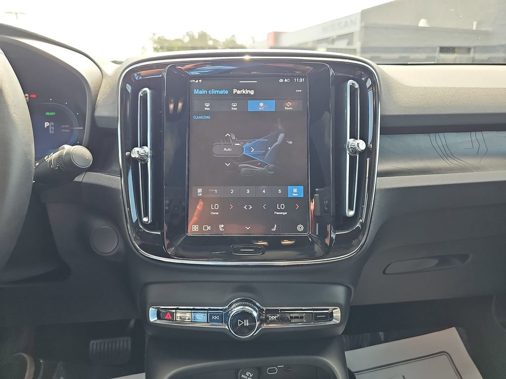 Used 2023 Volvo C40 P8 Recharge Ultimate image 28