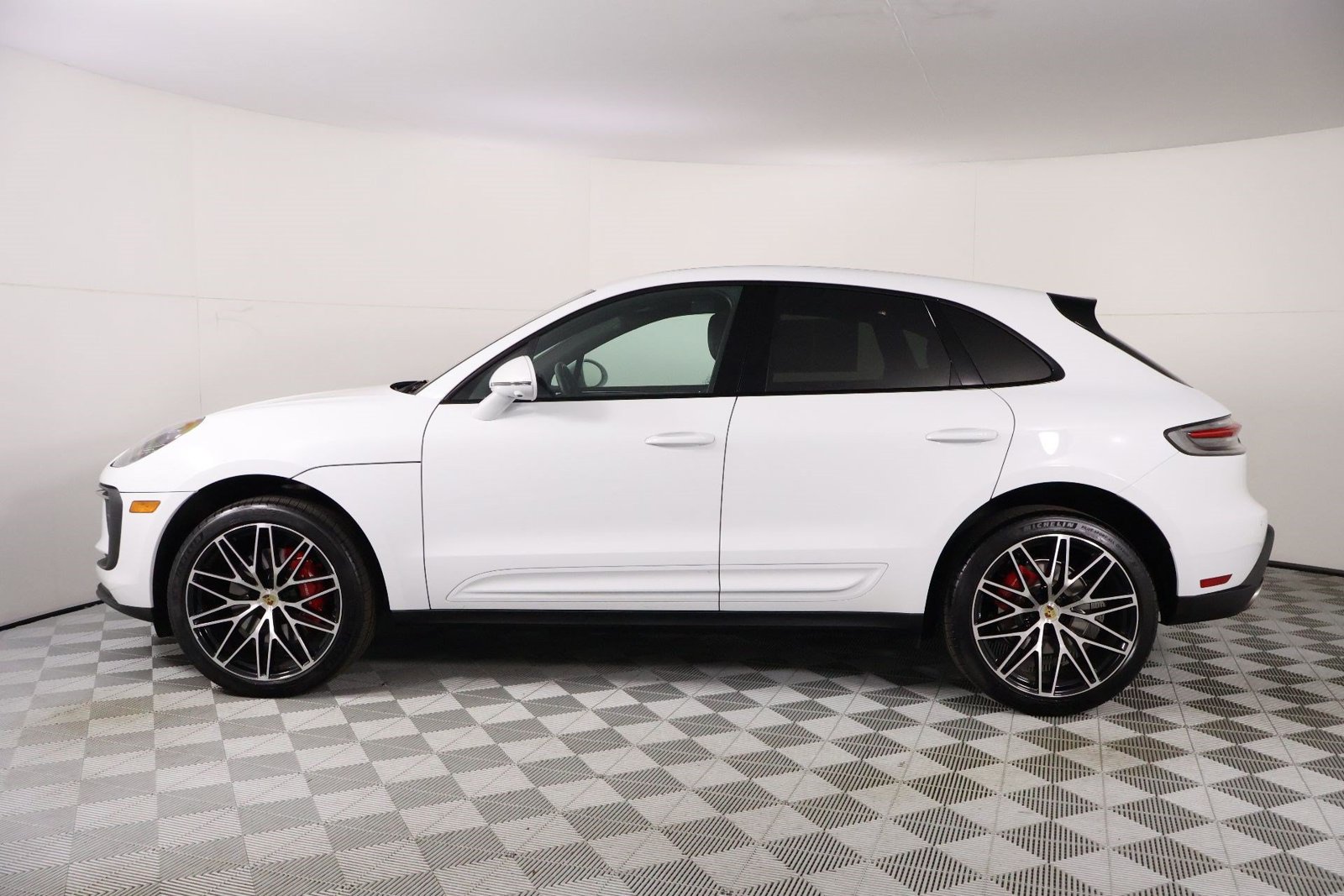 Certified 2026 Porsche Macan S AWD/4WD image 2