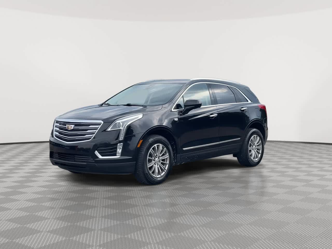Used 2018 Cadillac XT5 Luxury w/ Driver Awareness Package AWD/4WD image 4