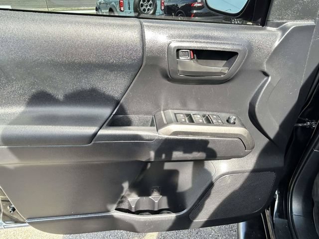 Used 2020 Toyota Tacoma TRD Off-Road AWD/4WD image 16
