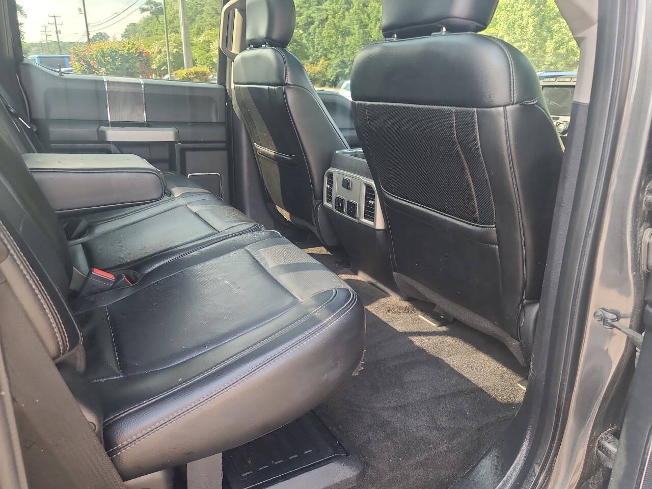 Used 2018 Ford F350 Lariat w/ Lariat Ultimate Package AWD/4WD image 32