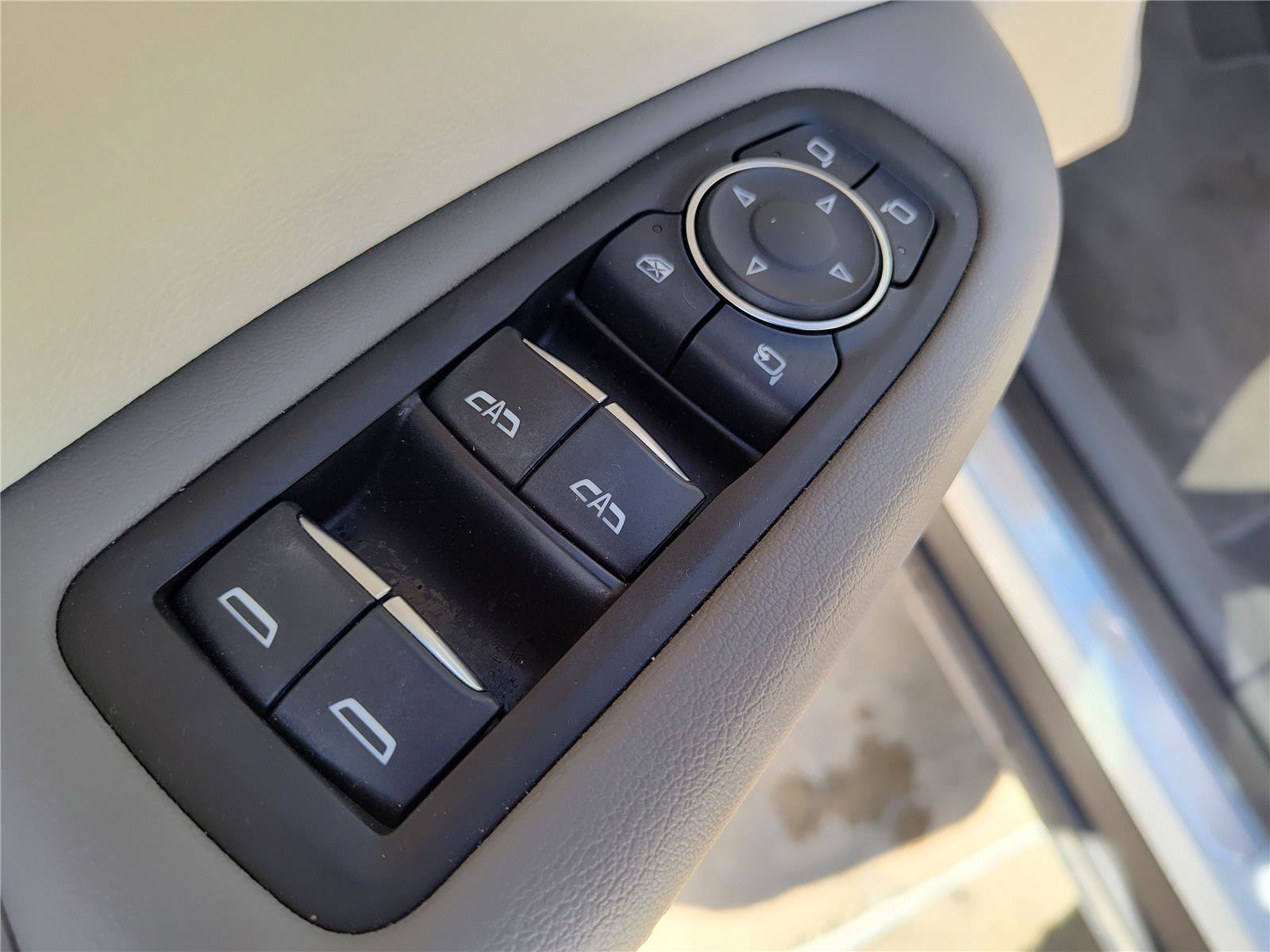 Used 2023 Cadillac XT6 Premium Luxury image 17