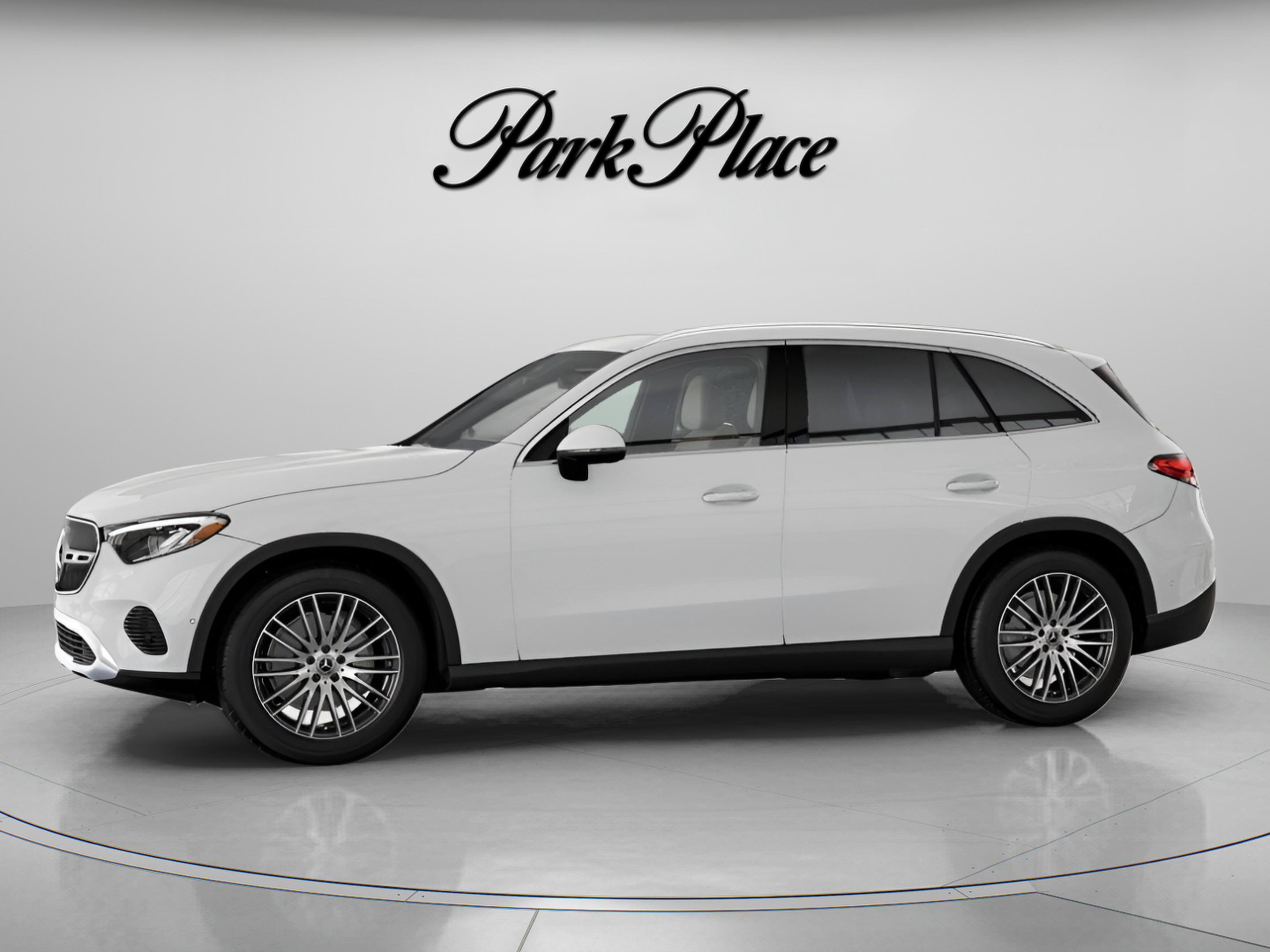 Used 2026 Mercedes-Benz GLC 300 image 4