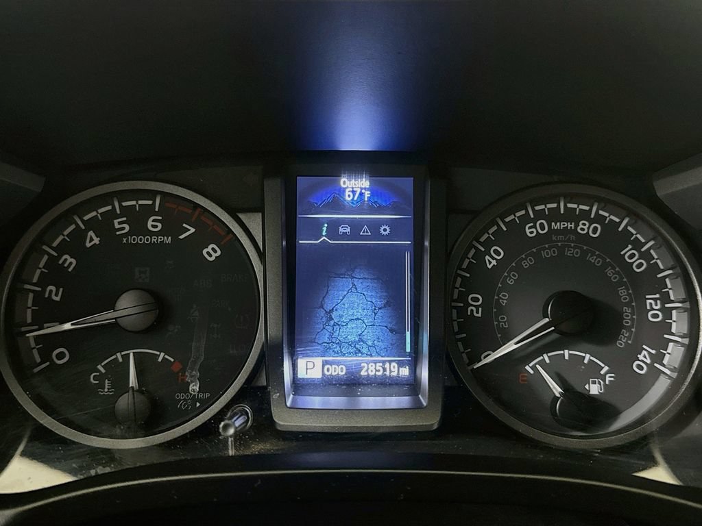 Used 2021 Toyota Tacoma TRD Off-Road w/ Technology Package AWD/4WD image 12