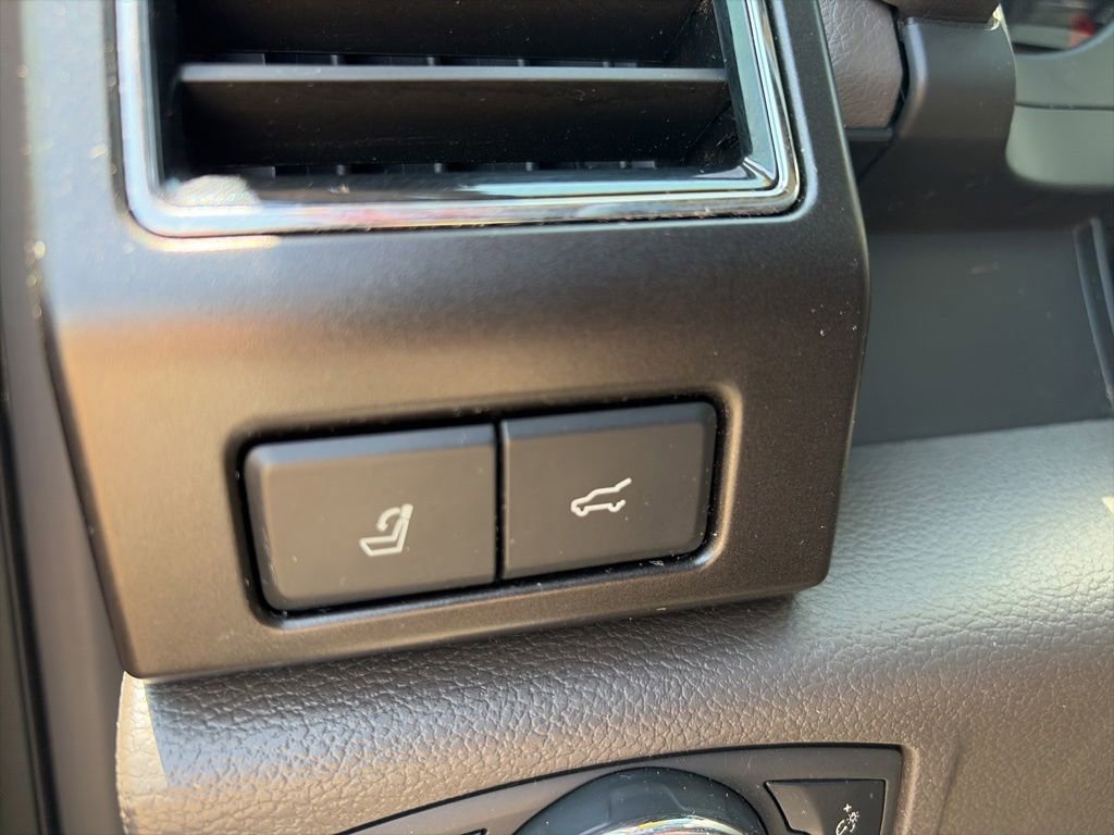 Used 2019 Ford Expedition Limited w/ Equipment Group 302A RWD image 14