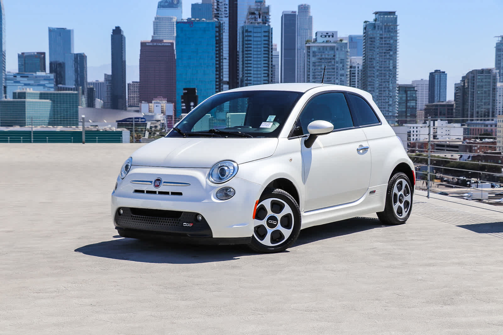 Used 2016 FIAT 500 e FWD image 1