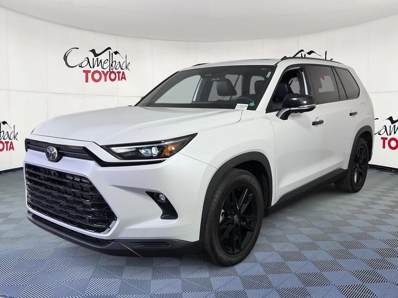 Used 2025 Toyota Grand Highlander AWD Hybrid image 2