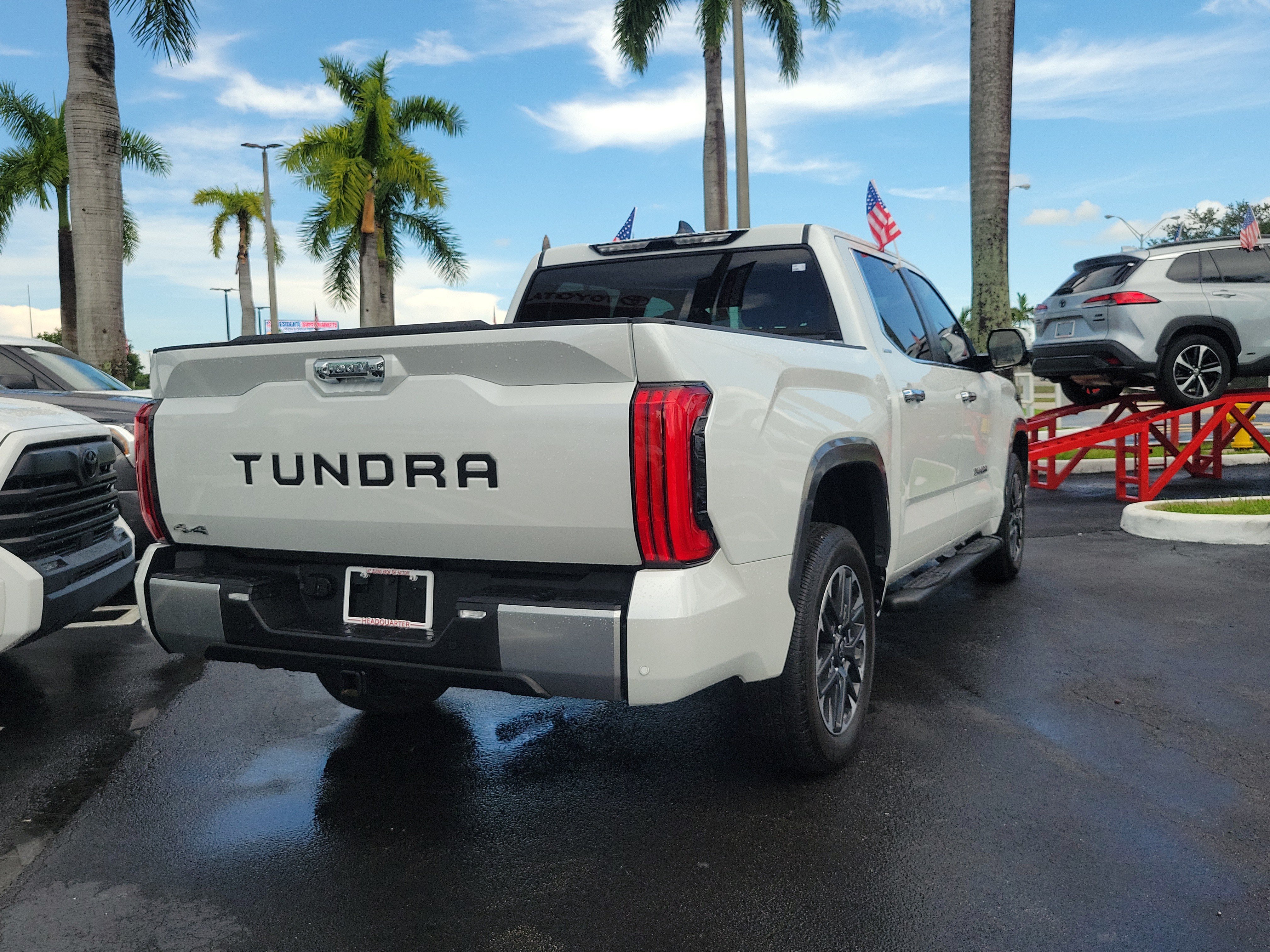 Used 2025 Toyota Tundra Limited AWD/4WD image 11