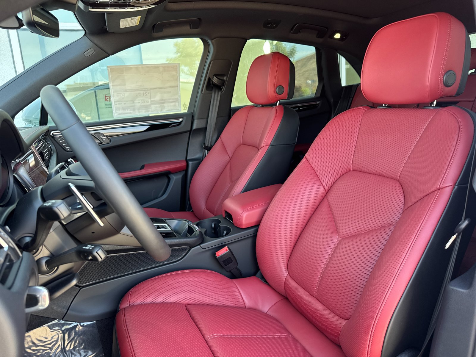New 2026 Porsche Macan AWD/4WD image 5