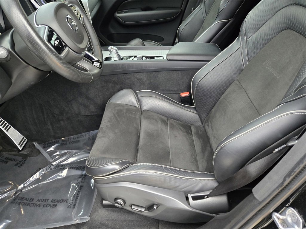 Used 2018 Volvo XC60 T8 R-Design w/ Convenience Package image 25