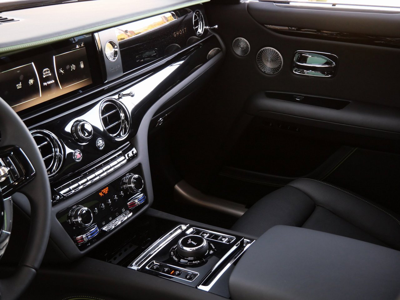 Used 2023 Rolls-Royce Ghost image 25