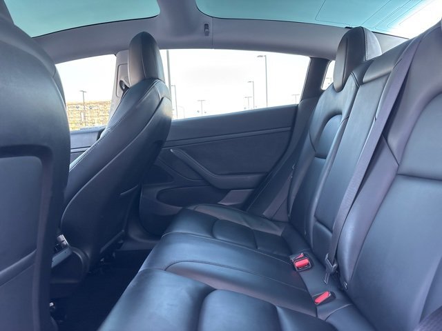 Used 2020 Tesla Model 3 Standard Range image 19