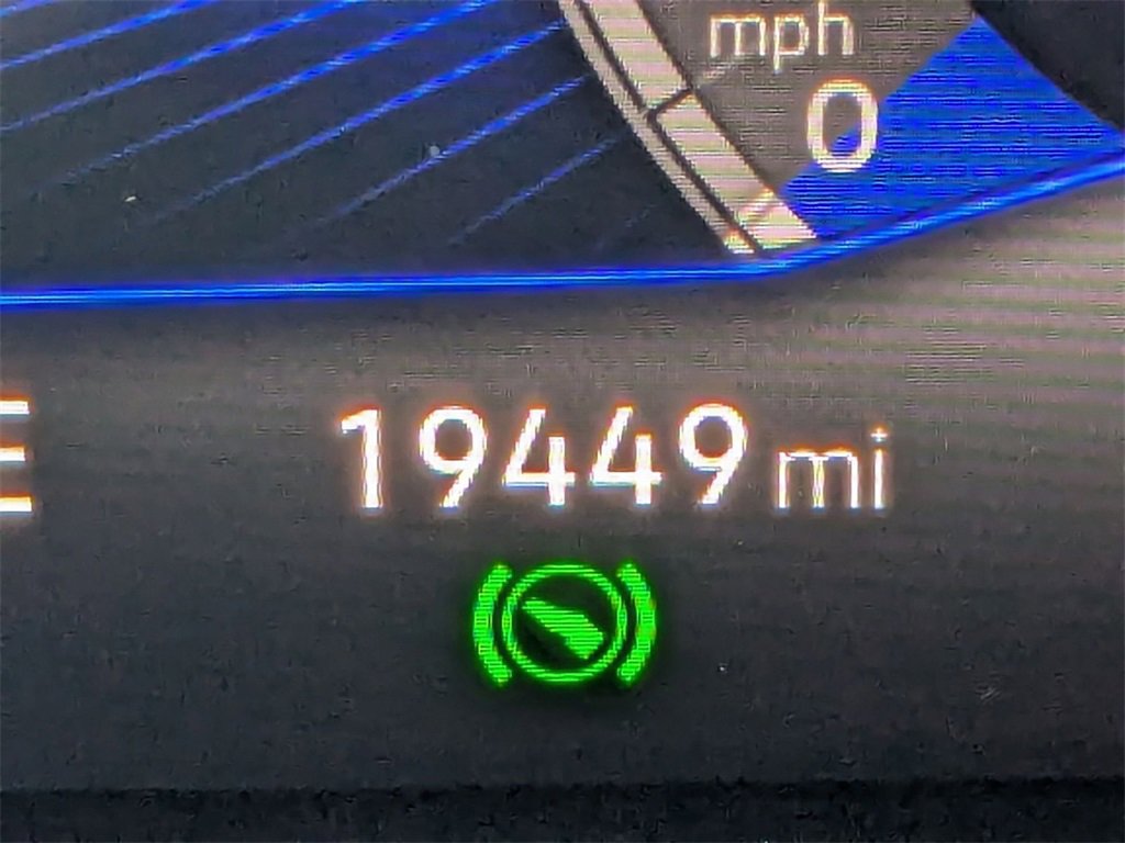 Used 2024 Volkswagen Taos SE image 16