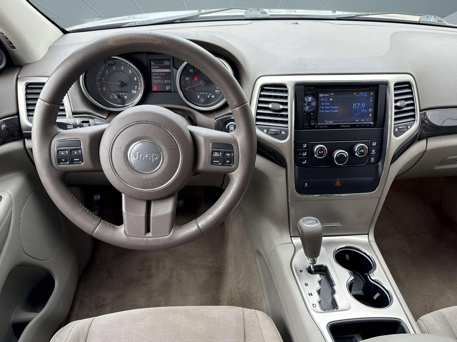 Used 2011 Jeep Grand Cherokee Laredo image 26
