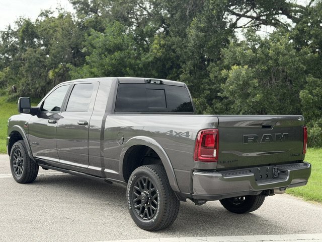 Used 2025 RAM 2500 Limited AWD/4WD image 3