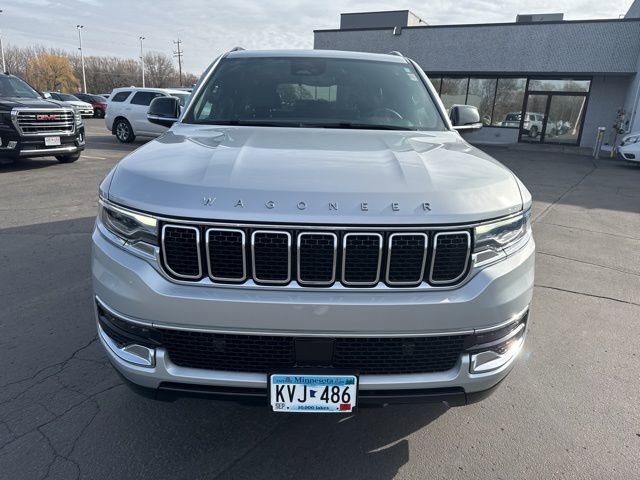 Used 2023 Jeep Wagoneer 4WD w/ Premium Group I image 3