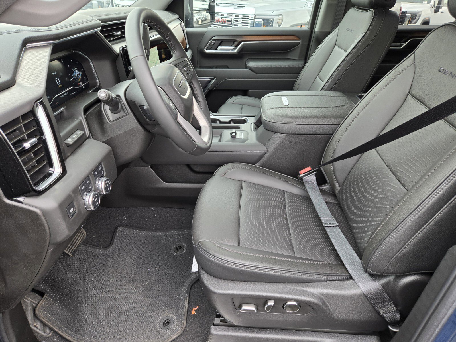 New 2025 GMC Sierra 2500 Denali w/ Denali Reserve Package image 6