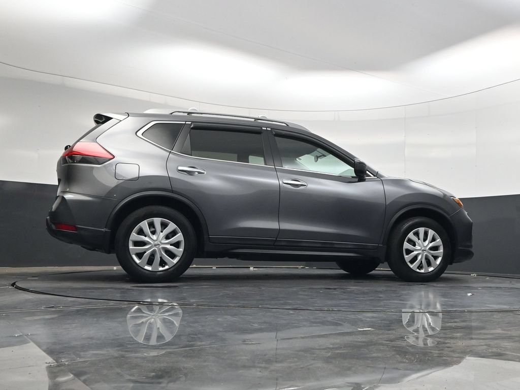 Used 2017 Nissan Rogue S w/ S Appearance Package FWD image 31