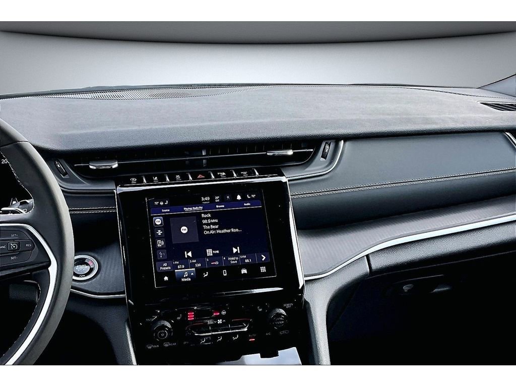 Certified 2024 Jeep Grand Cherokee L Laredo image 7