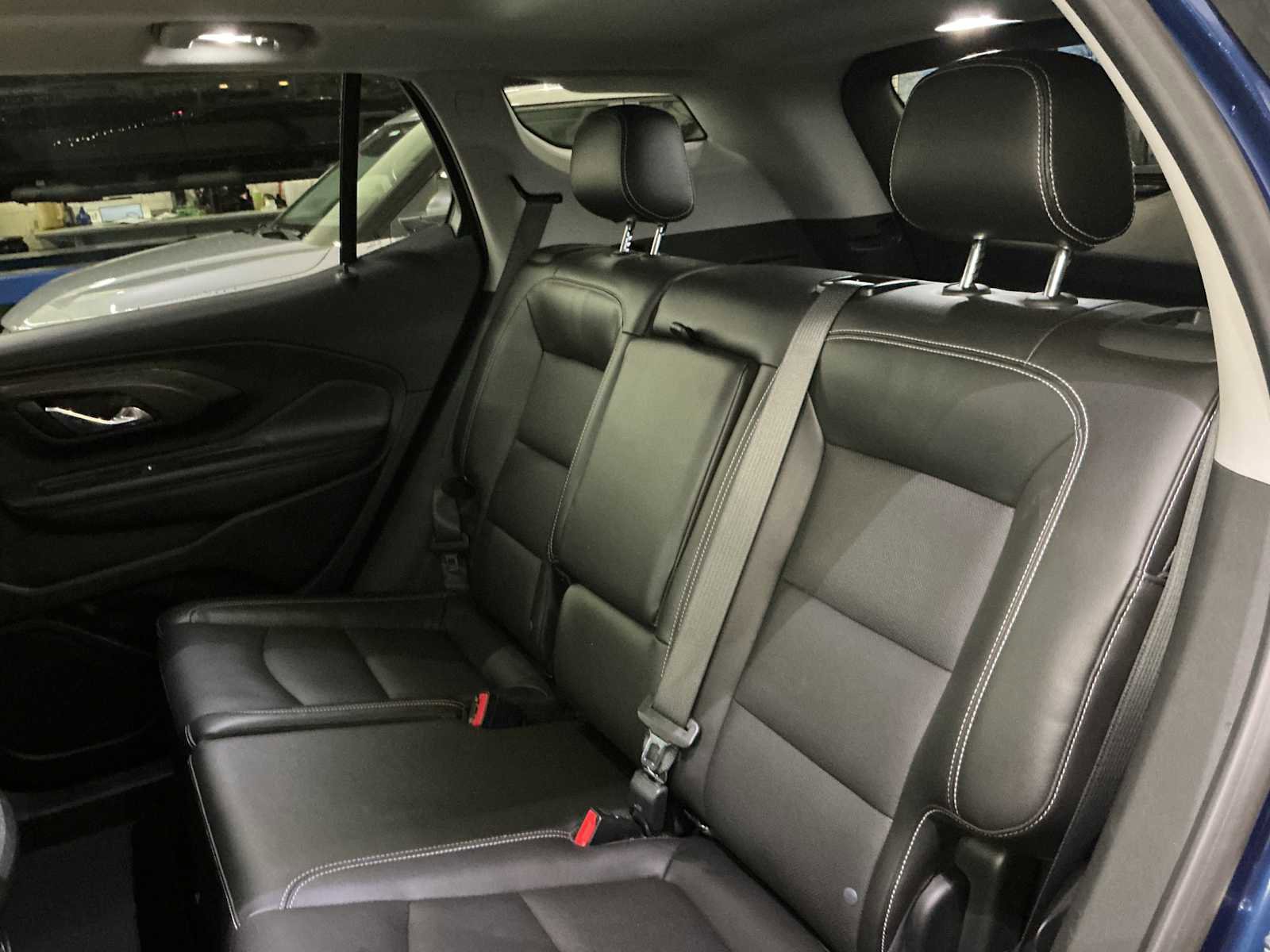 Used 2022 GMC Terrain SLT image 23