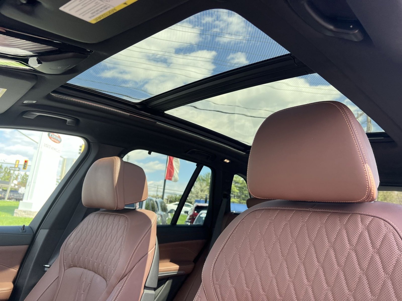 Used 2024 BMW X5 xDrive40i w/ Executive Package image 24