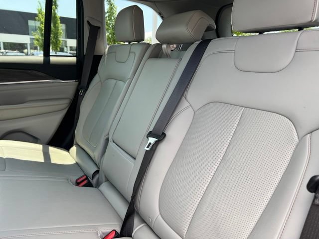 Used 2022 Jeep Grand Cherokee Overland AWD/4WD image 33