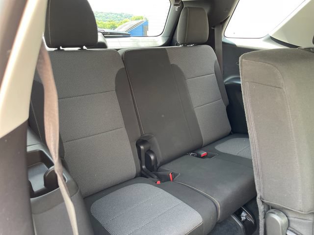 Used 2021 Chevrolet Traverse LS FWD image 28