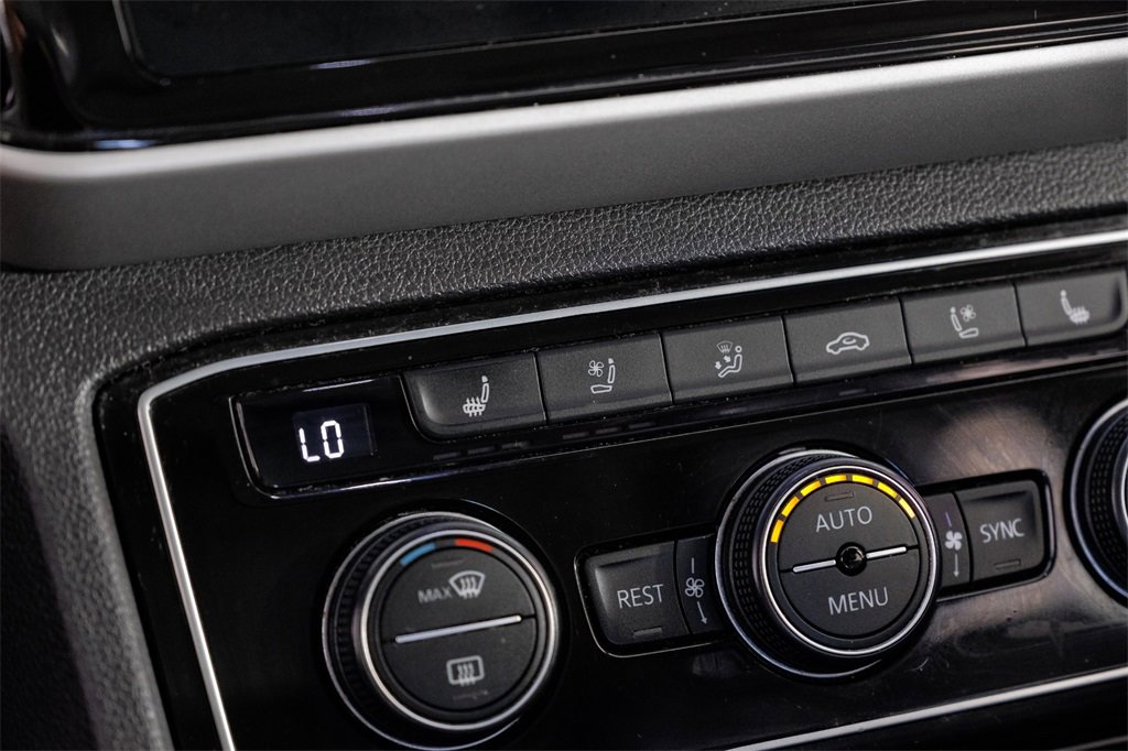 Used 2021 Volkswagen Atlas SEL Premium image 23